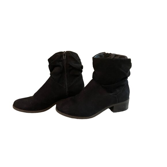 New Direction Womens Ankle Boots 6.5 Black Ultra Suede Low Block Heel Goth - Picture 2 of 8